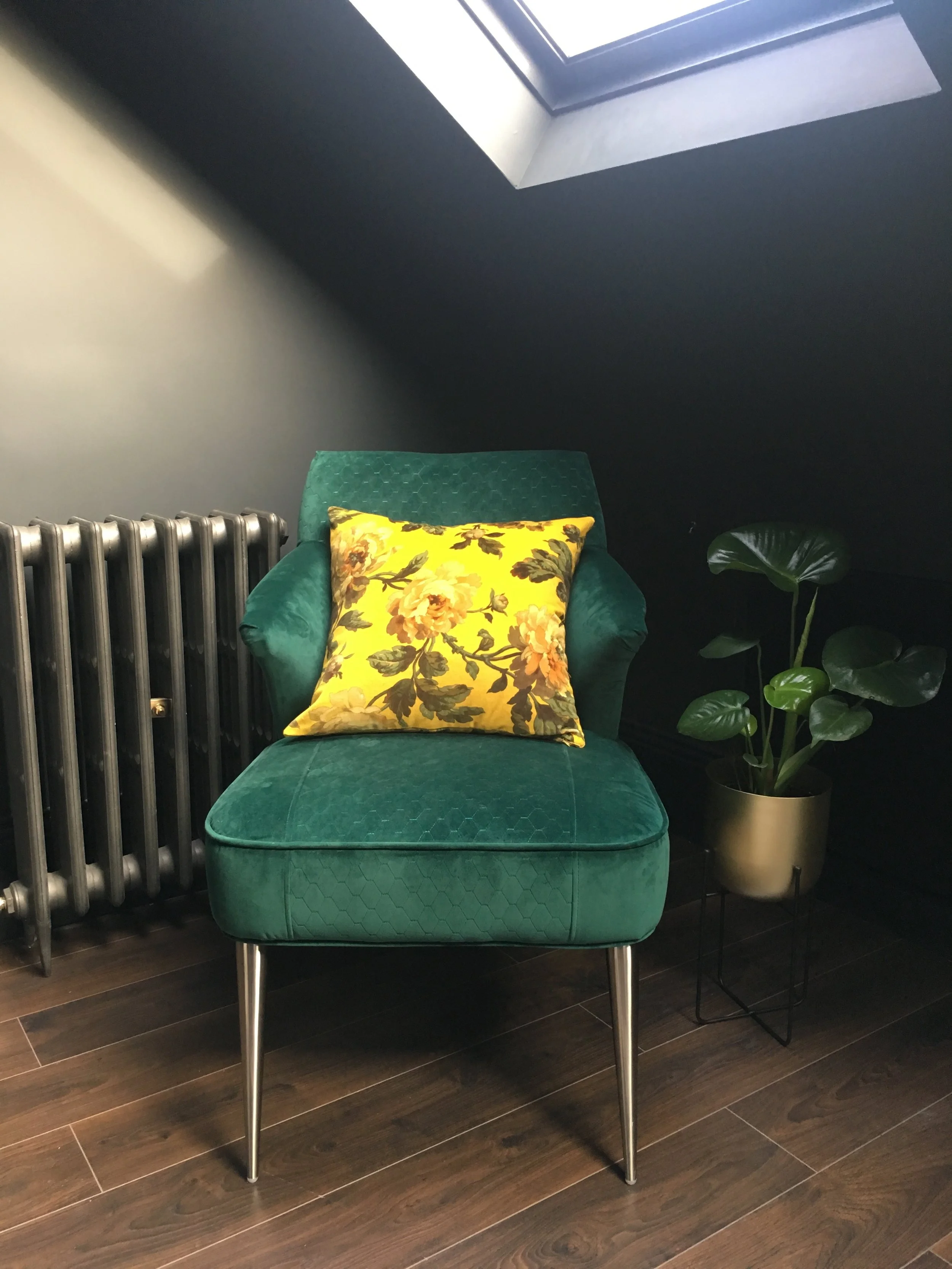 Homesense velvet chair deals